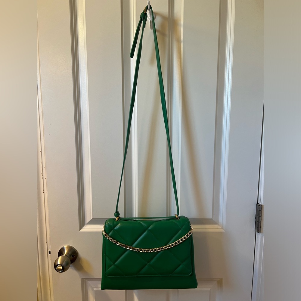 Chic Green bag with gold chain-OS